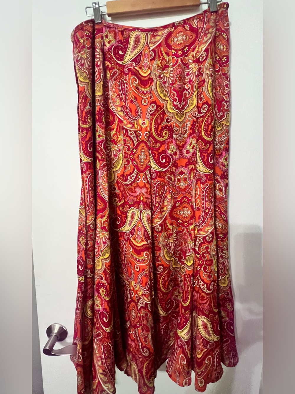 Talbots silk paisley print maxi skirt in orange, red, and yellow sz 12 A0067